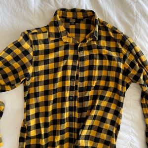 uniqlo black and yellow flannel